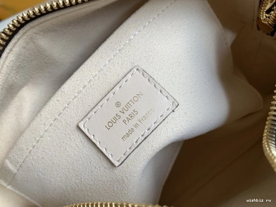 WIS LOUIS MALLE VUITTON PETITE SOUPLE 1031